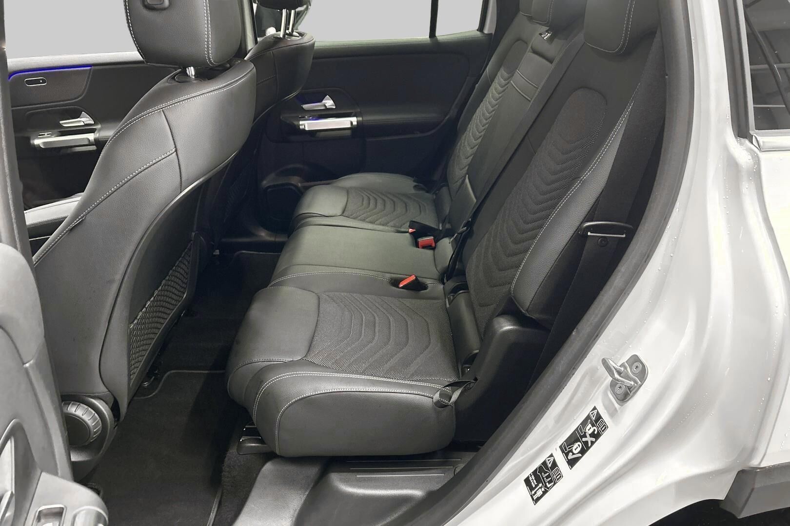 Mercedes-Benz EQB iso kuva 10