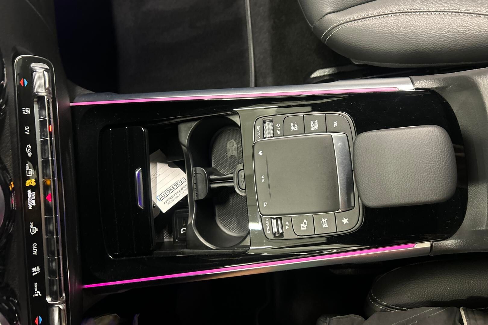 Mercedes-Benz EQB iso kuva 18