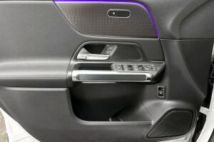 Mercedes-Benz EQB esikatselu 23