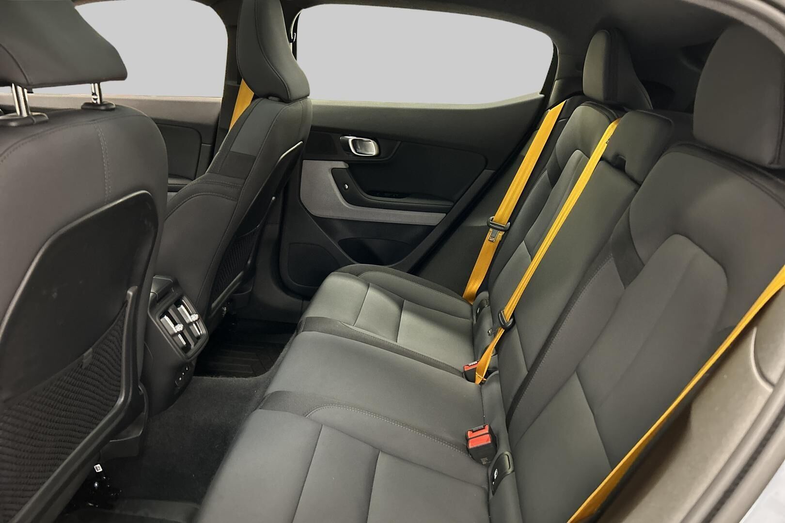 Polestar 2 iso kuva 11