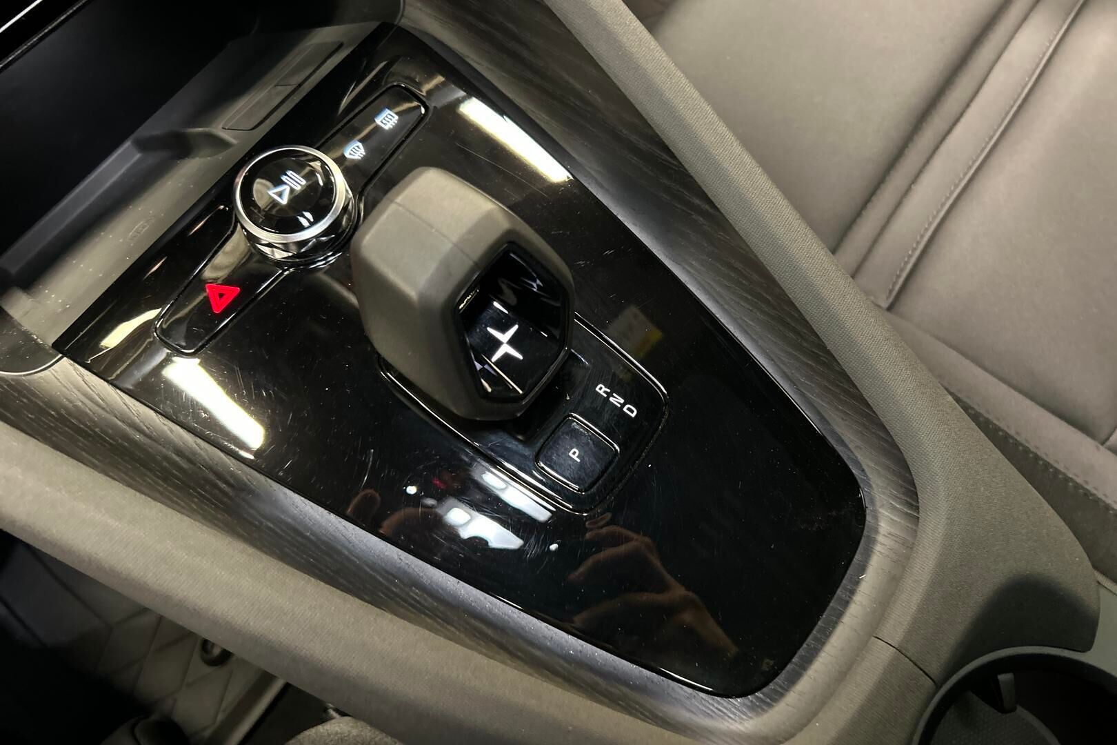 Polestar 2 iso kuva 19