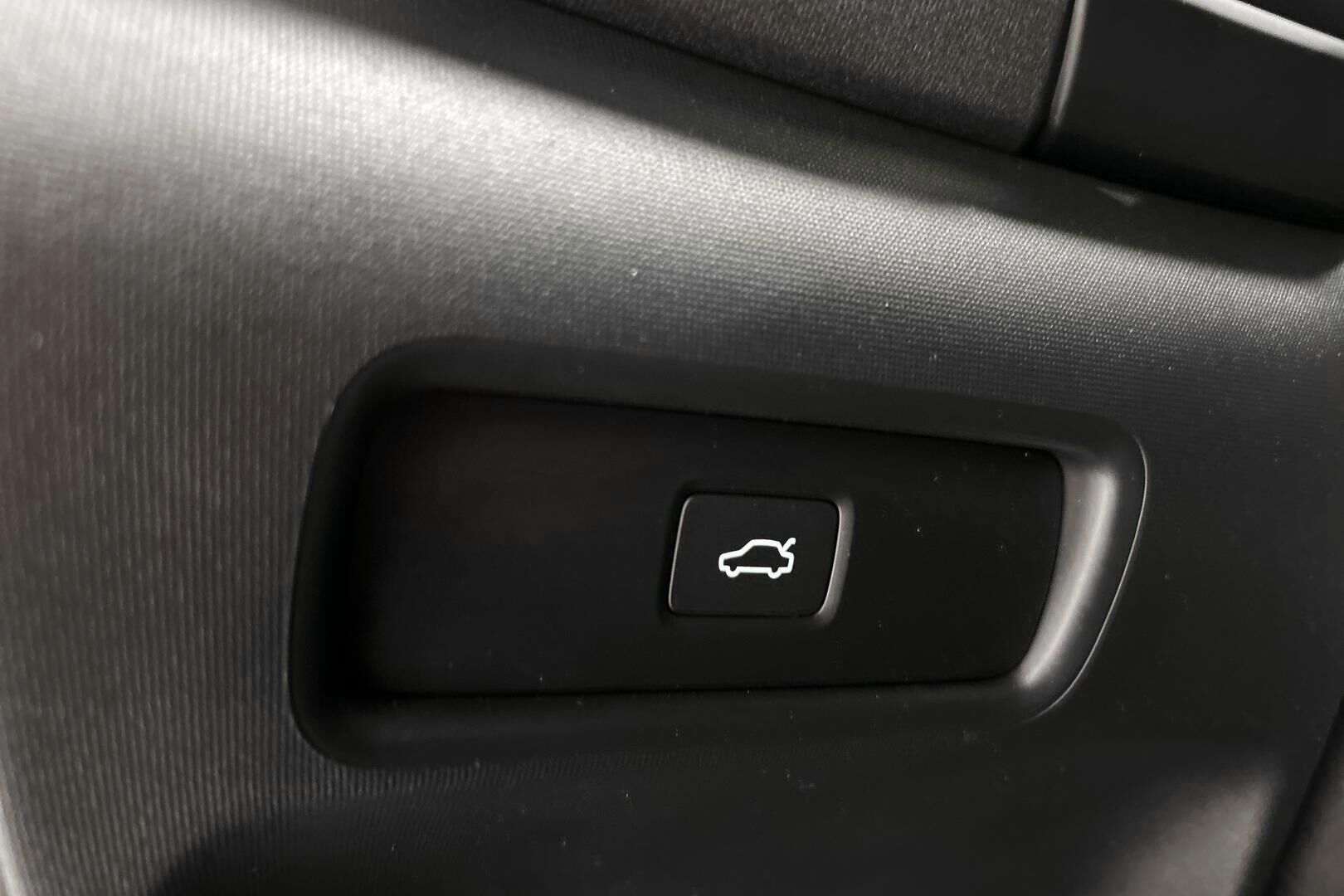 Polestar 2 iso kuva 24