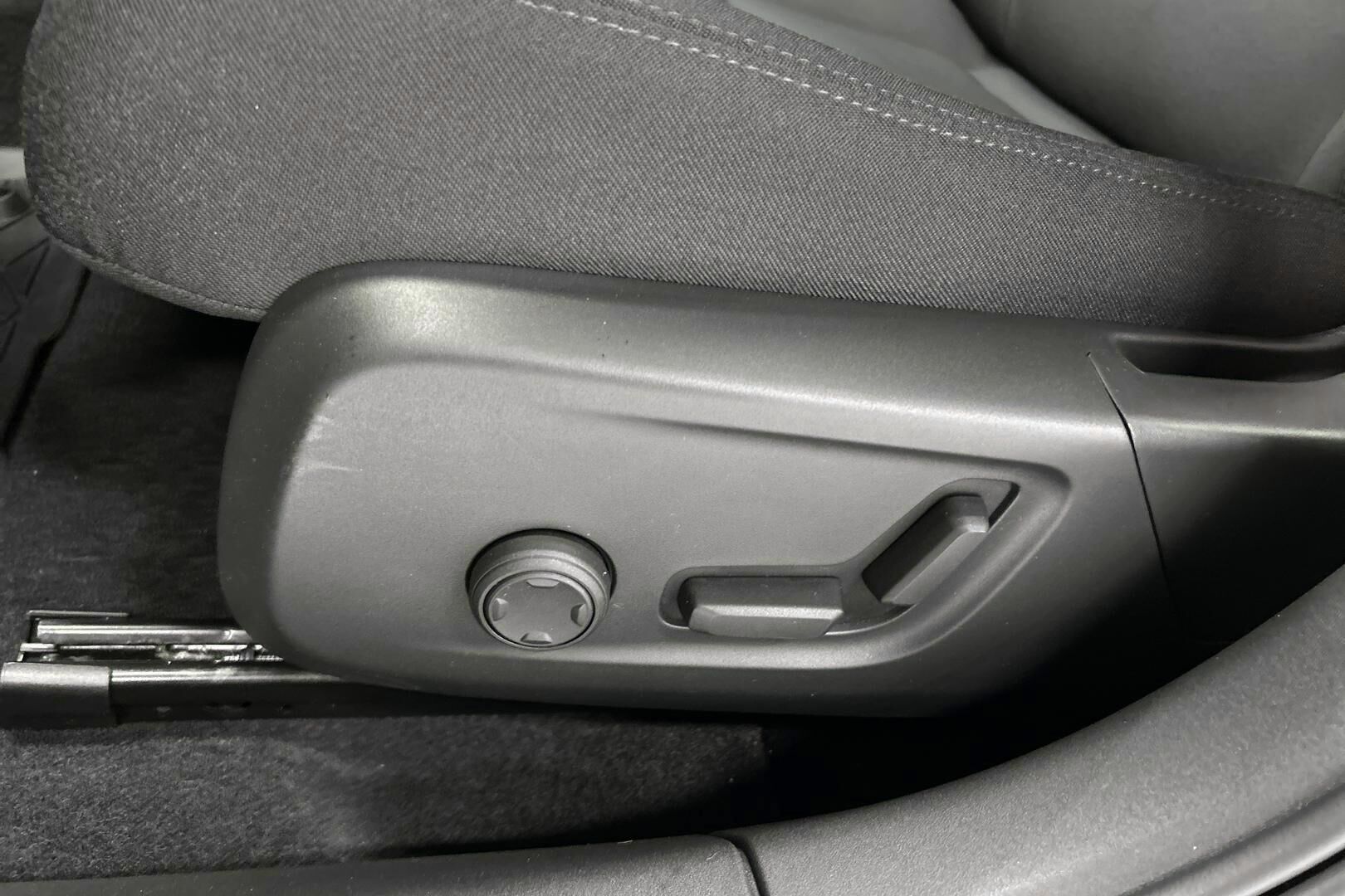 Polestar 2 iso kuva 24