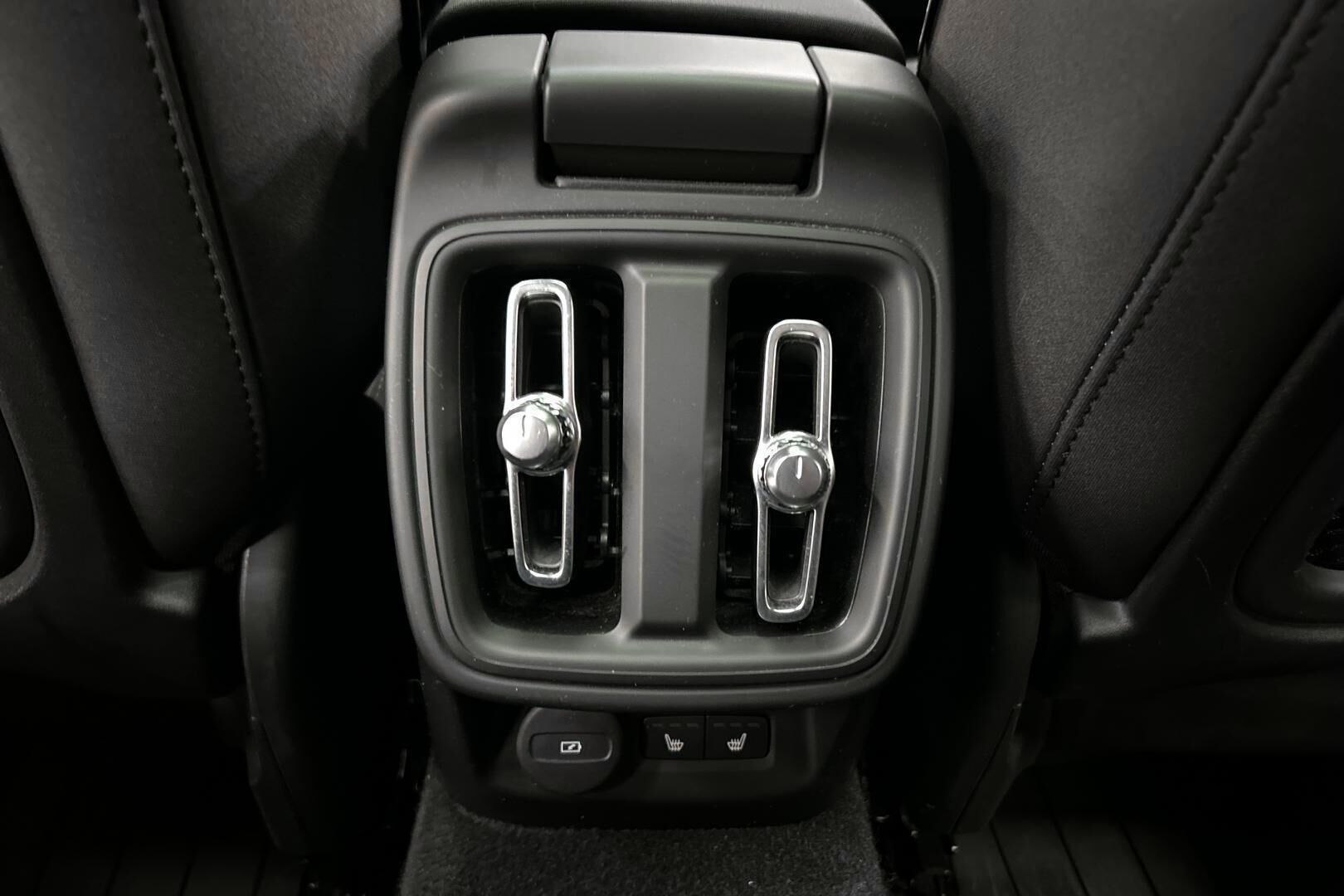 Polestar 2 iso kuva 26