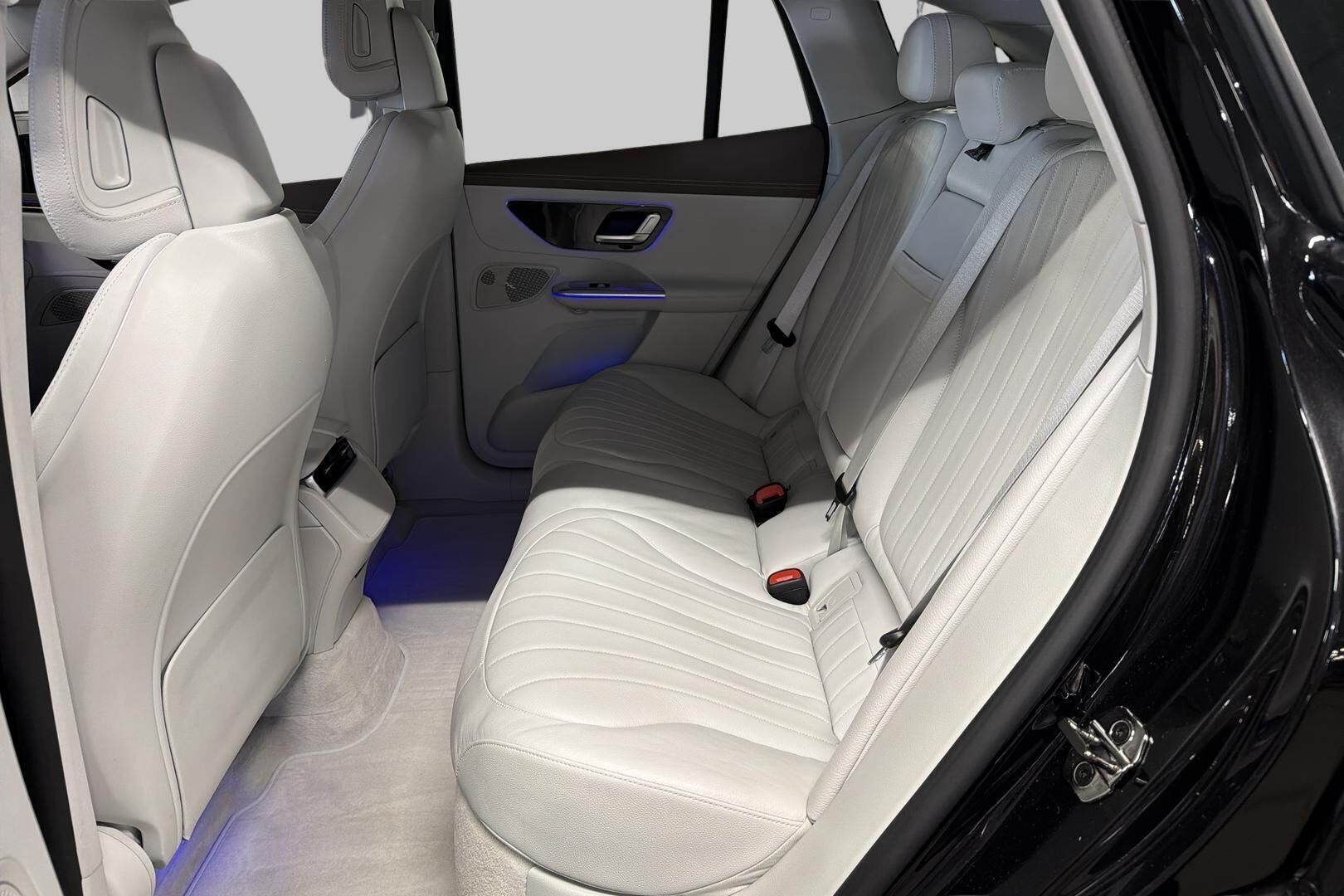 Mercedes-Benz EQE SUV iso kuva 8