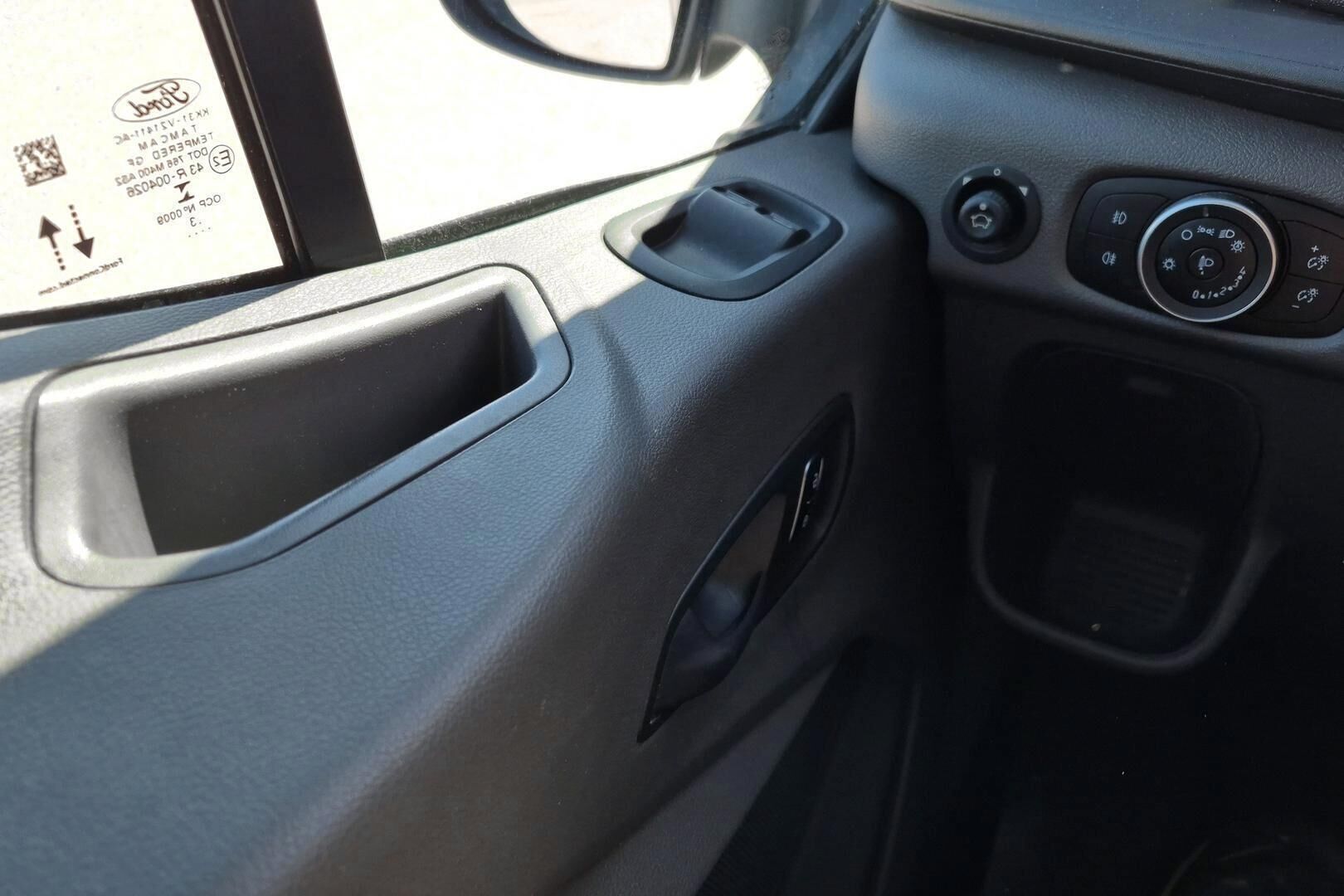Ford Transit iso kuva 19