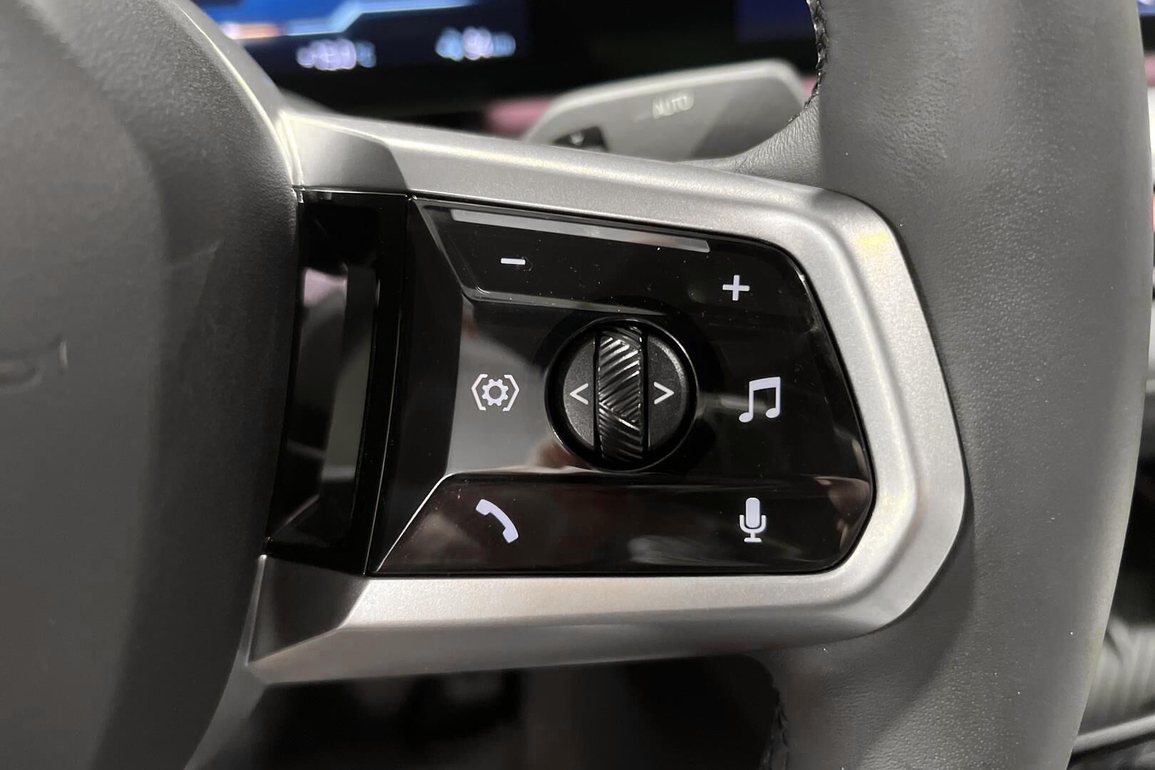 BMW i5 iso kuva 19