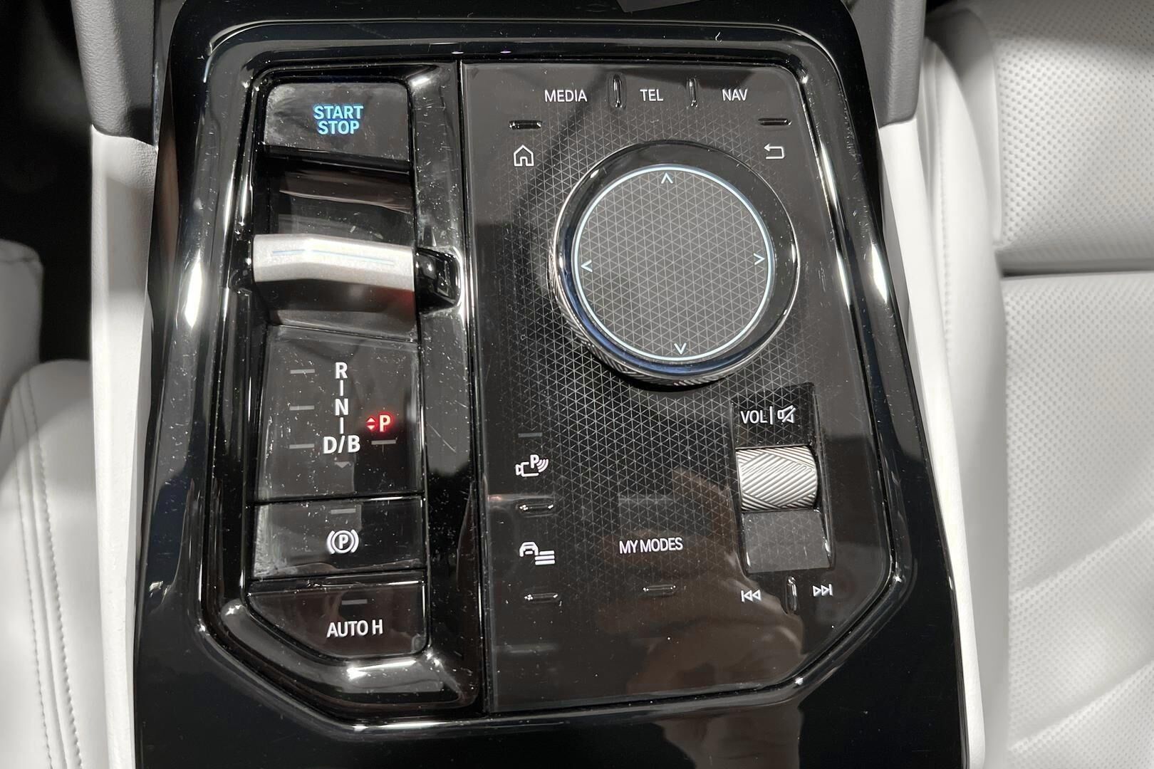 BMW i5 iso kuva 22