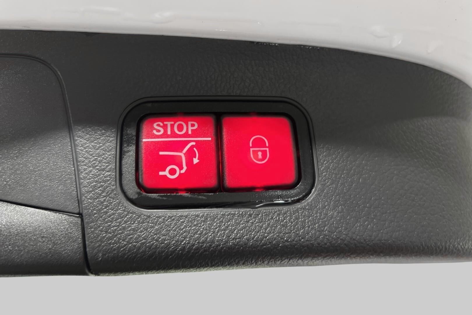 Mercedes-Benz EQA iso kuva 9