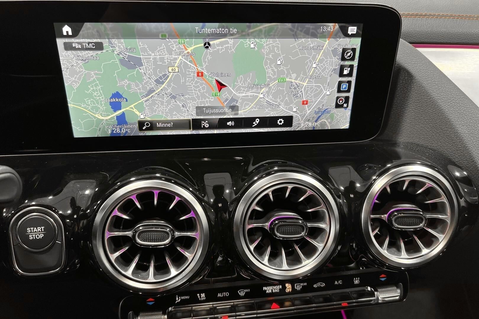 Mercedes-Benz EQA iso kuva 12