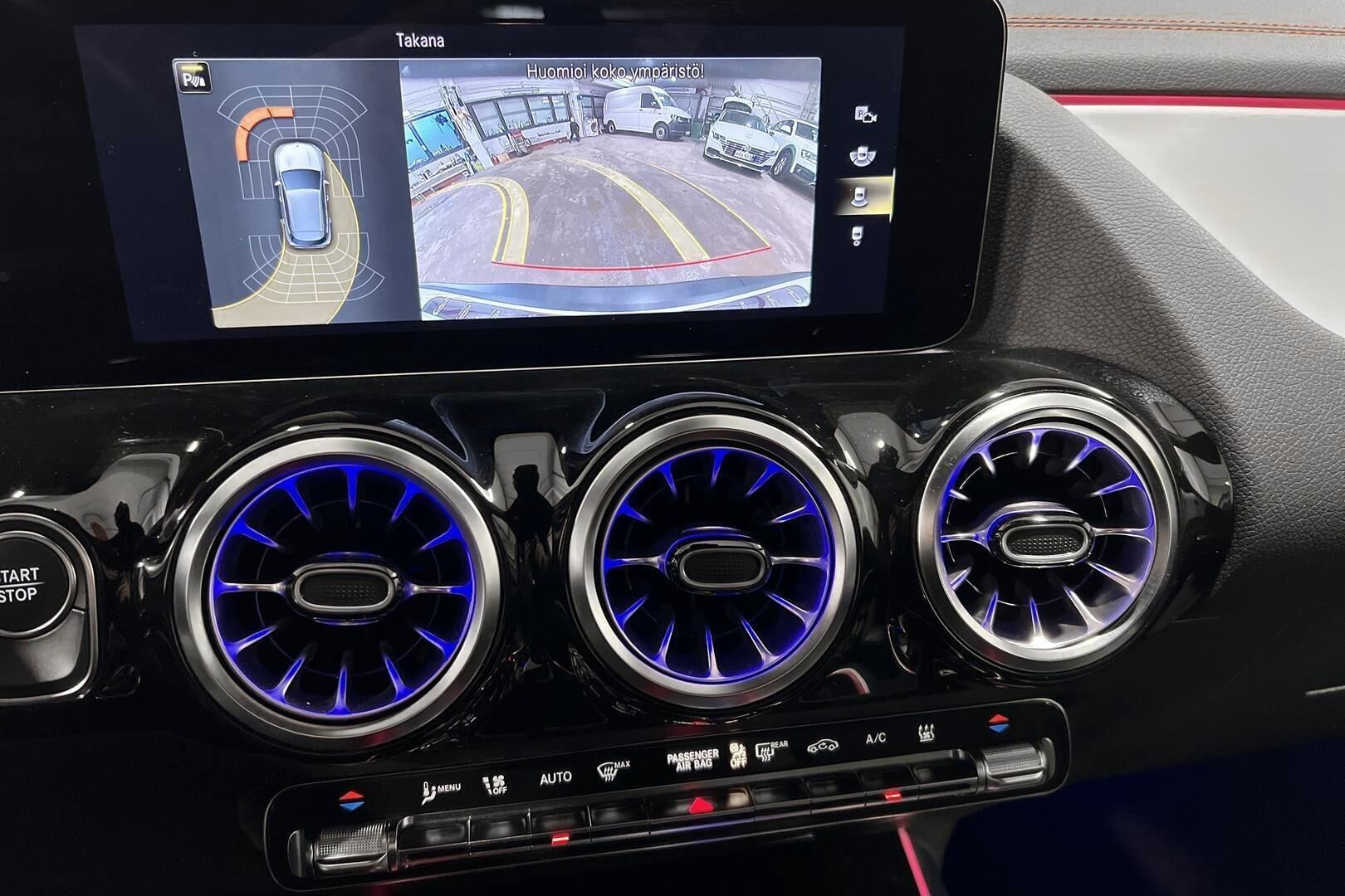Mercedes-Benz EQA iso kuva 14