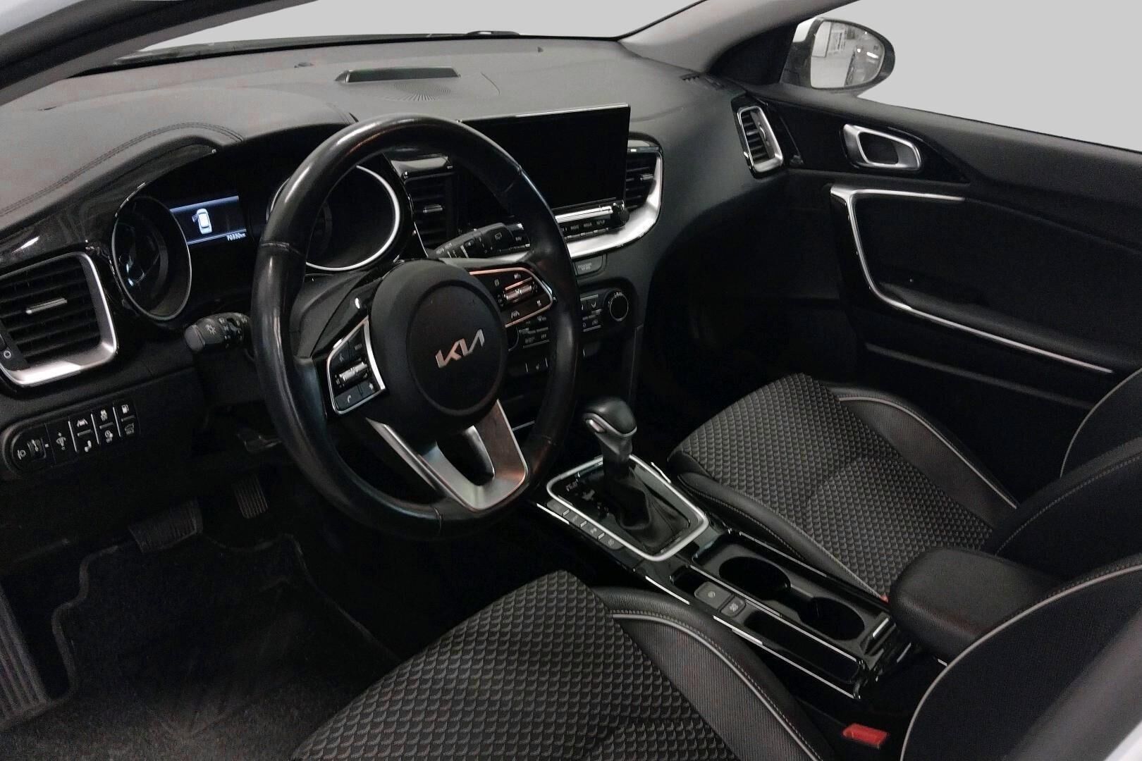 Kia Ceed iso kuva 1