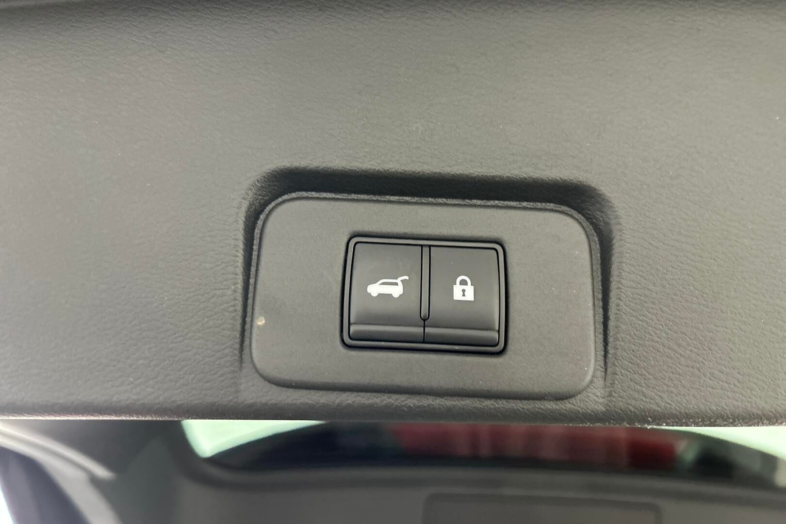 Nissan X-Trail iso kuva 14