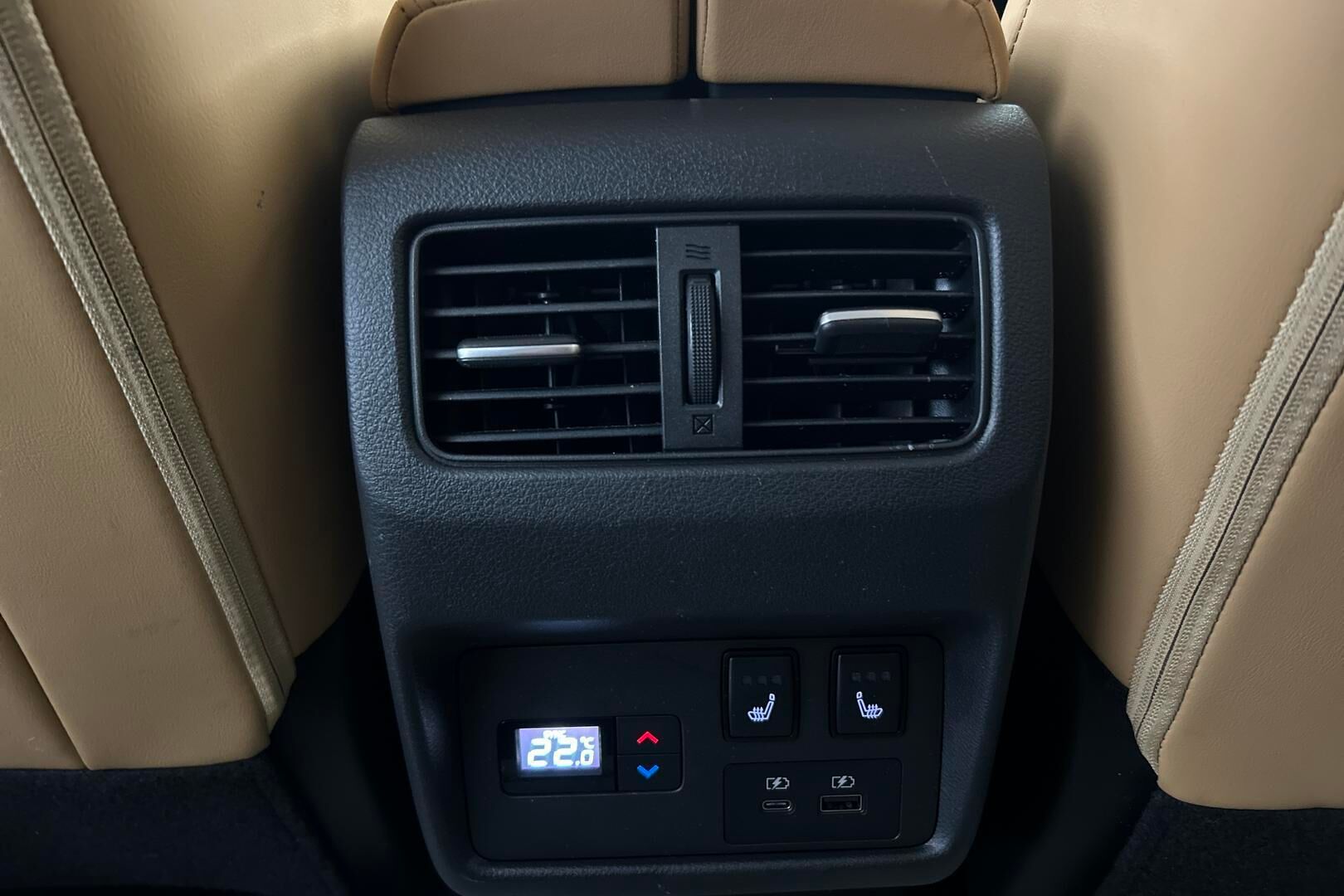 Nissan X-Trail iso kuva 15