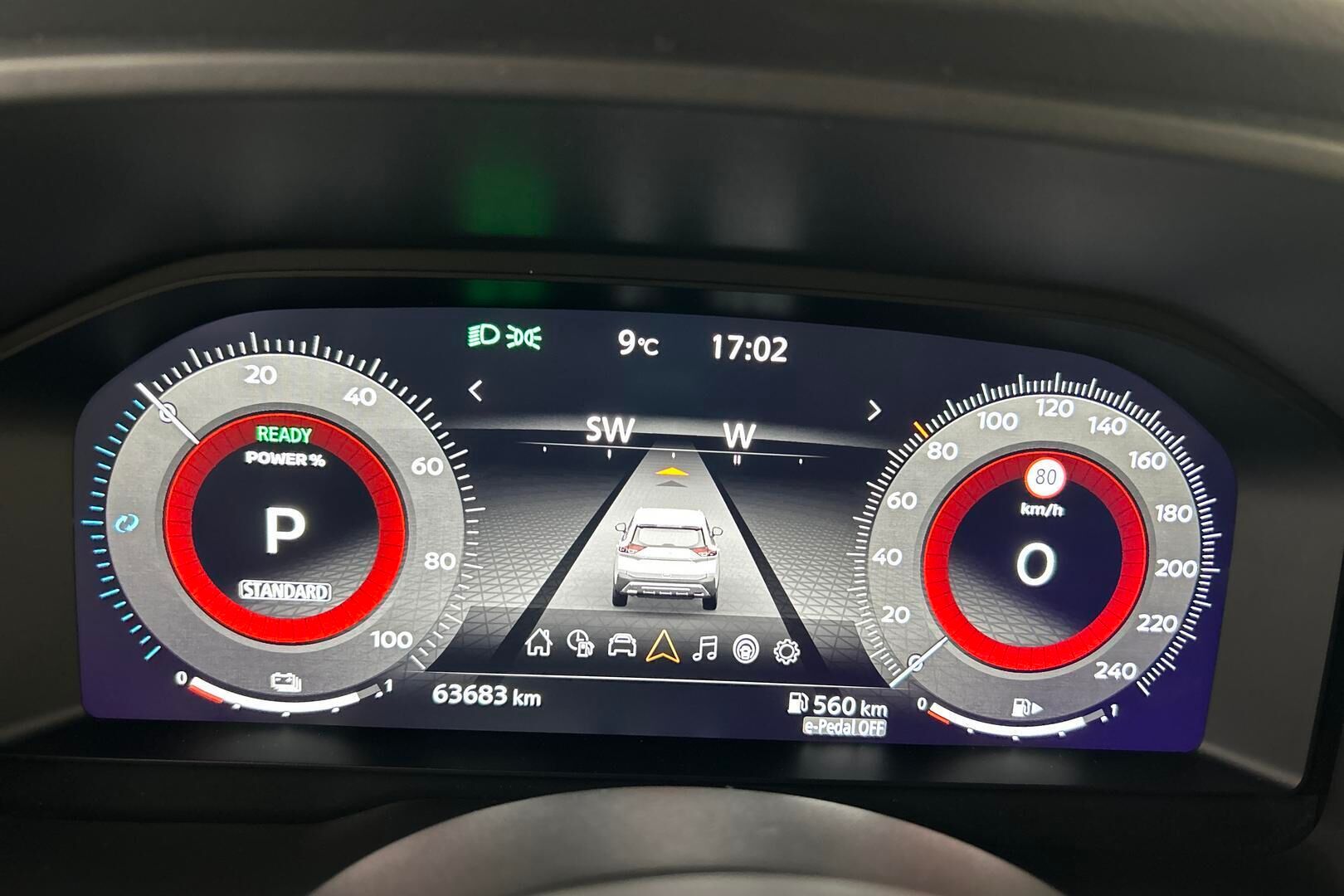 Nissan X-Trail iso kuva 17