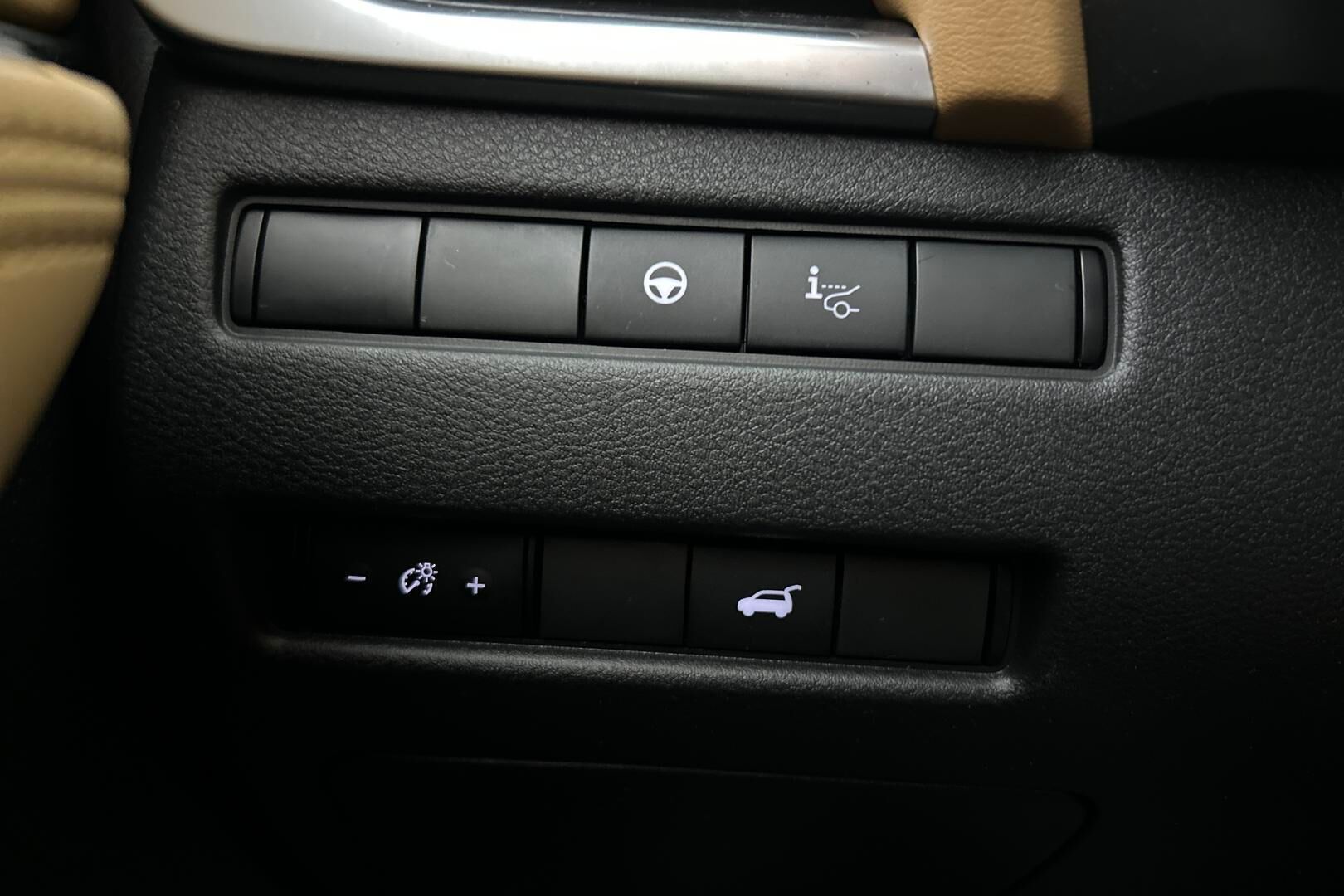 Nissan X-Trail iso kuva 22