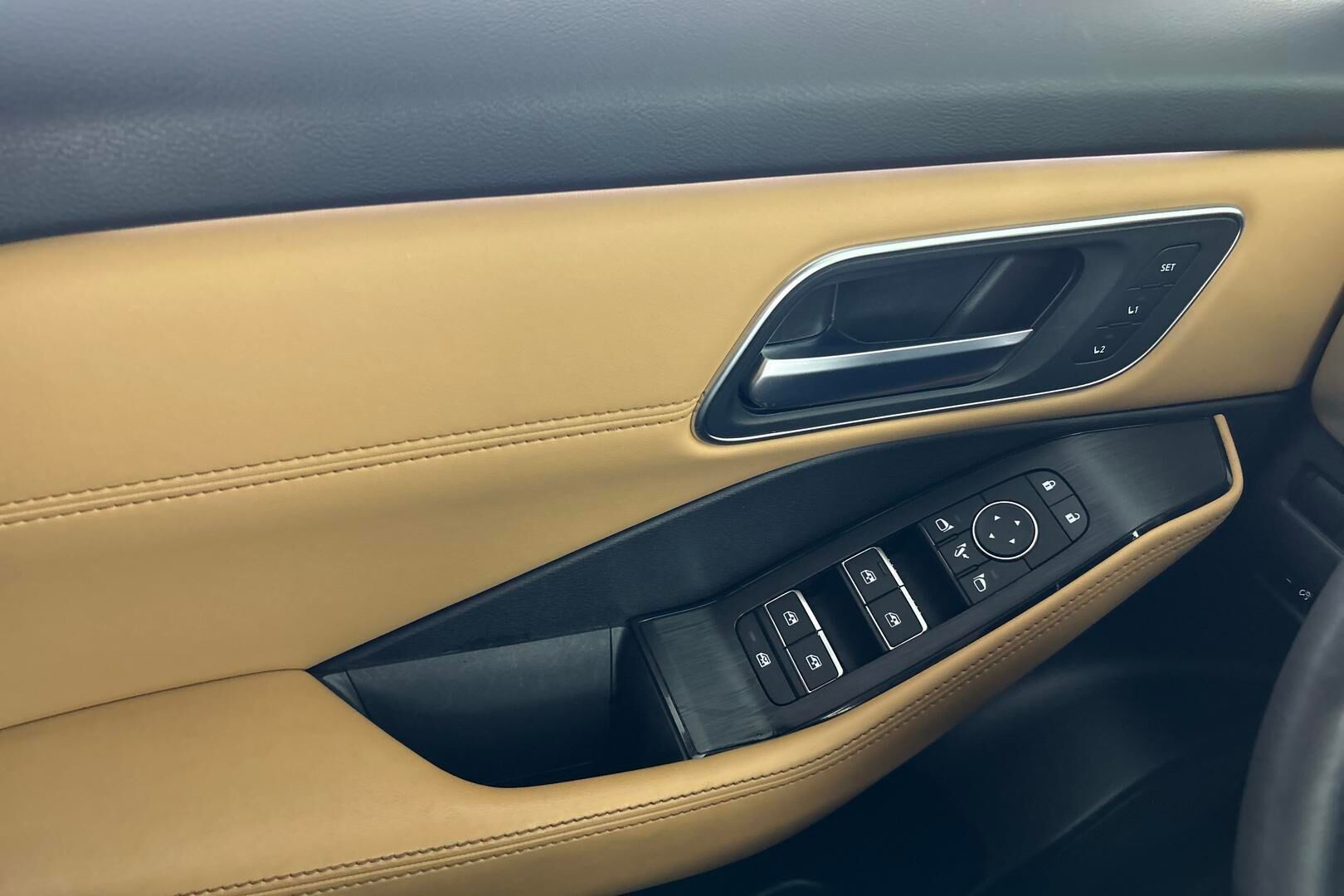 Nissan X-Trail iso kuva 23