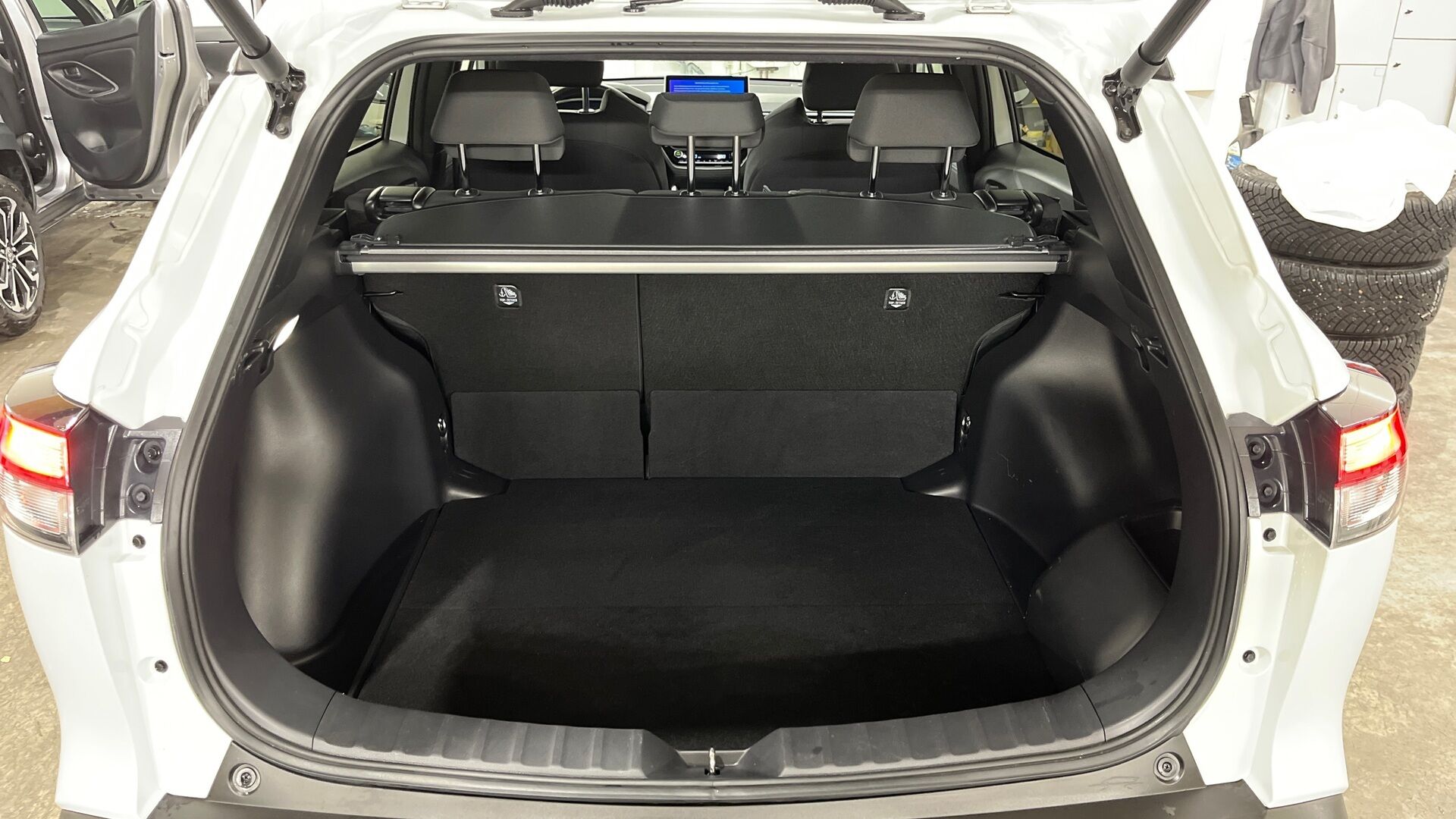 Toyota Corolla Cross iso kuva 14