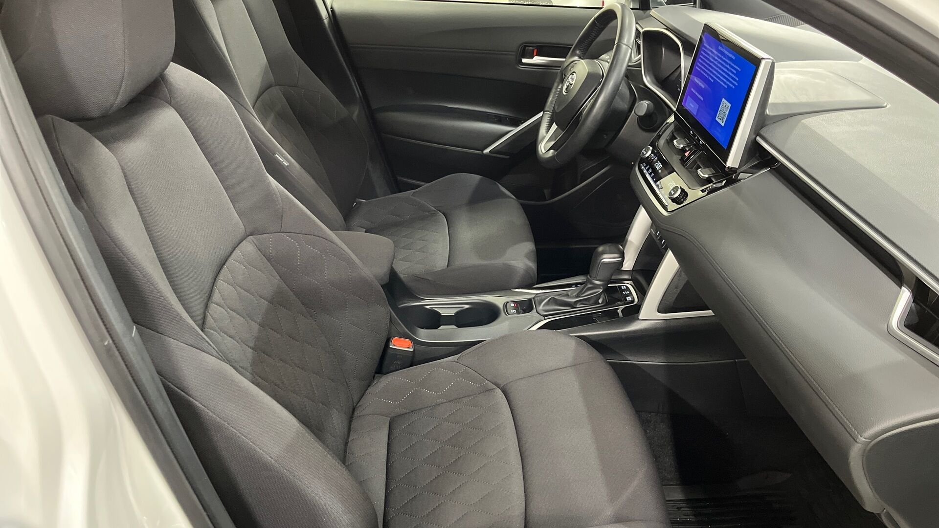 Toyota Corolla Cross iso kuva 16