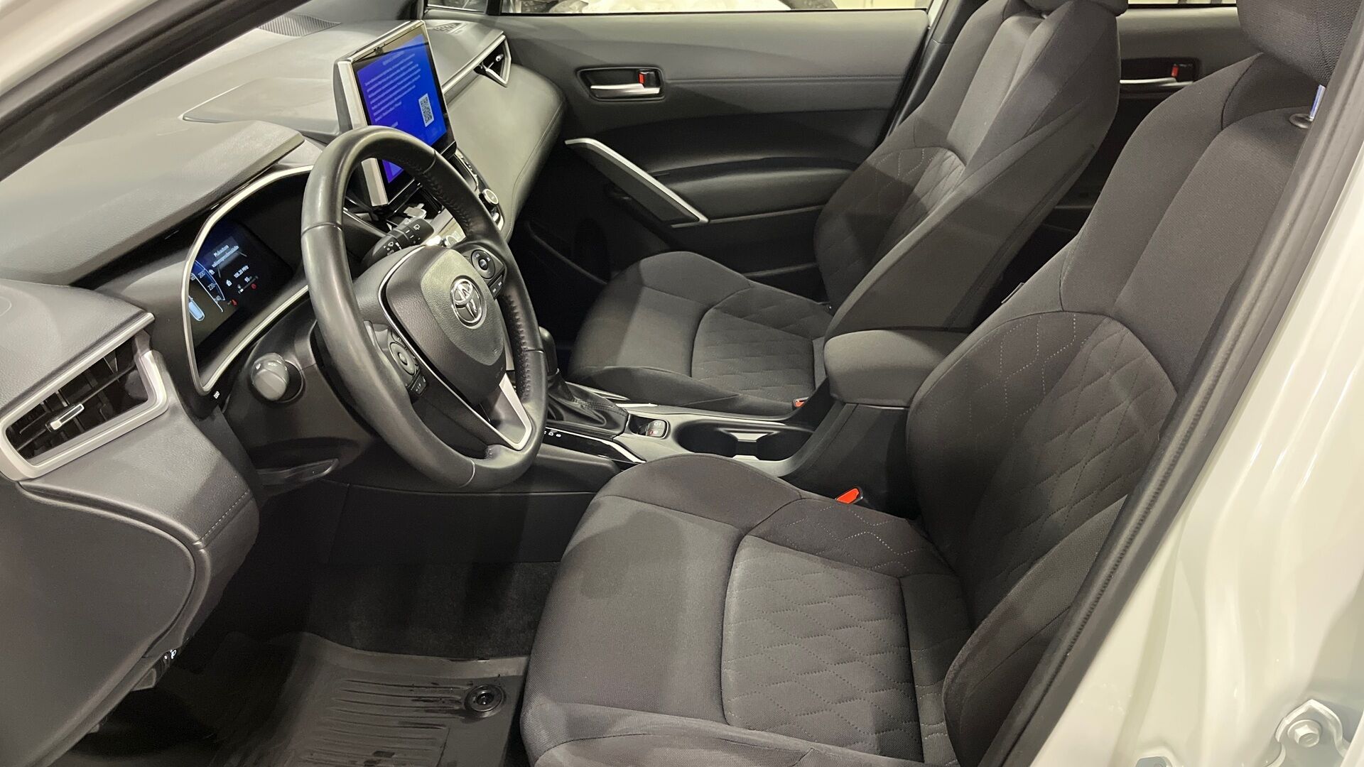 Toyota Corolla Cross iso kuva 7