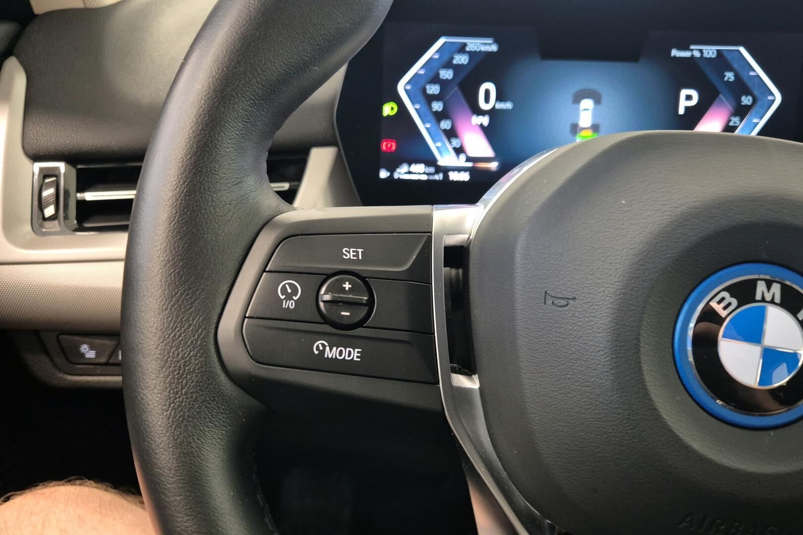 BMW X1 iso kuva 14