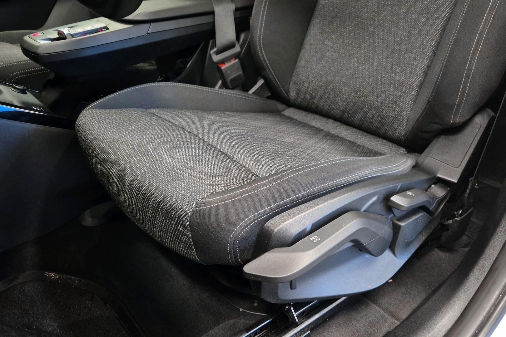 BMW X1 iso kuva 17
