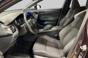 Toyota C-HR esikatselu 8