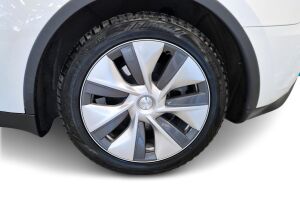 Tesla Model Y esikatselu 13