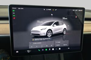 Tesla Model Y esikatselu 14