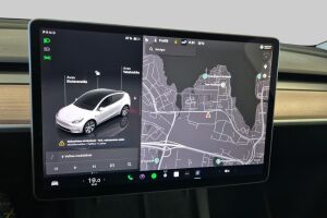 Tesla Model Y esikatselu 15