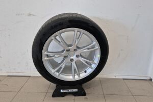 Tesla Model Y esikatselu 21