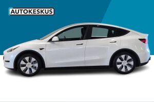 Tesla Model Y esikatselu 8