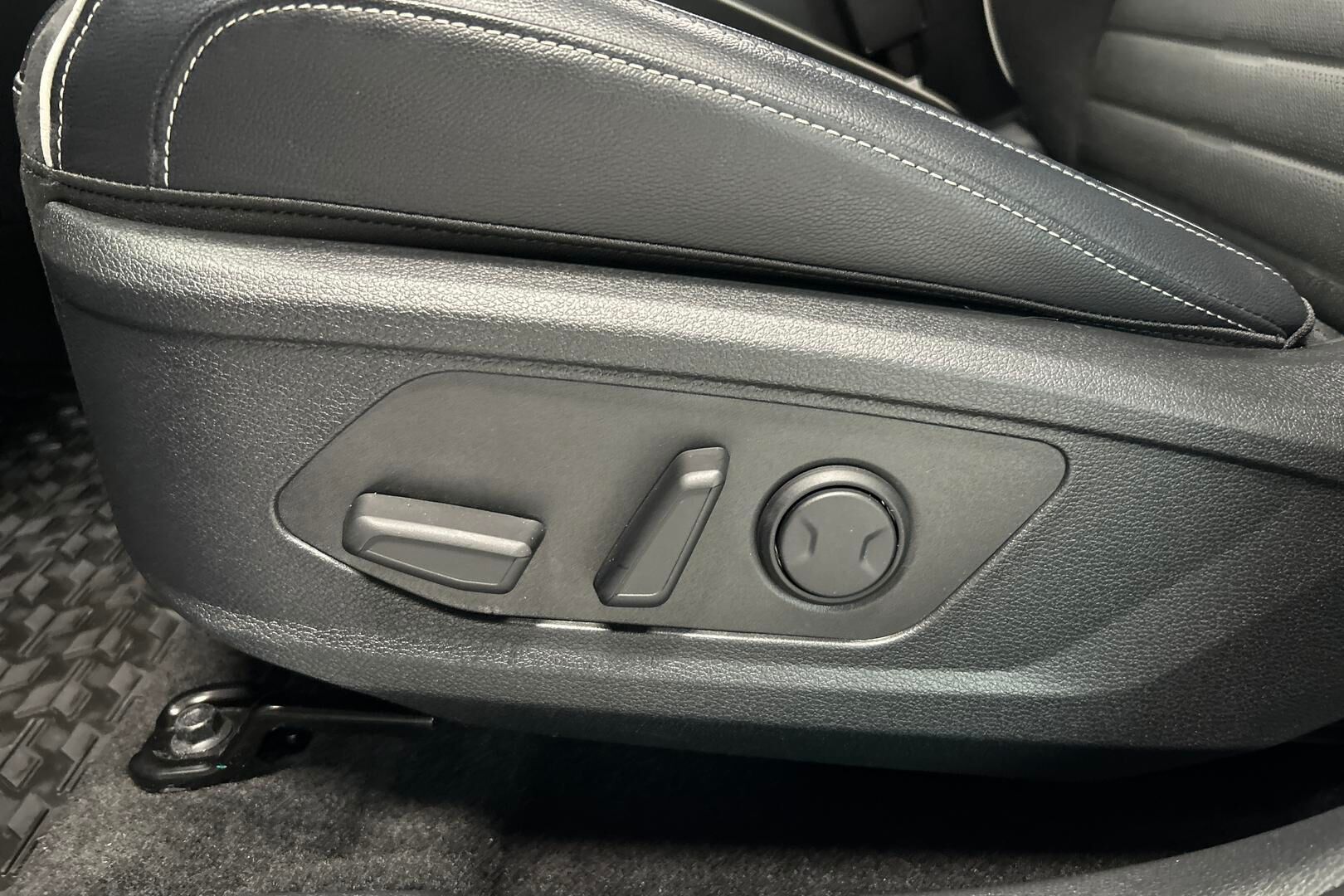 Kia Sportage iso kuva 11