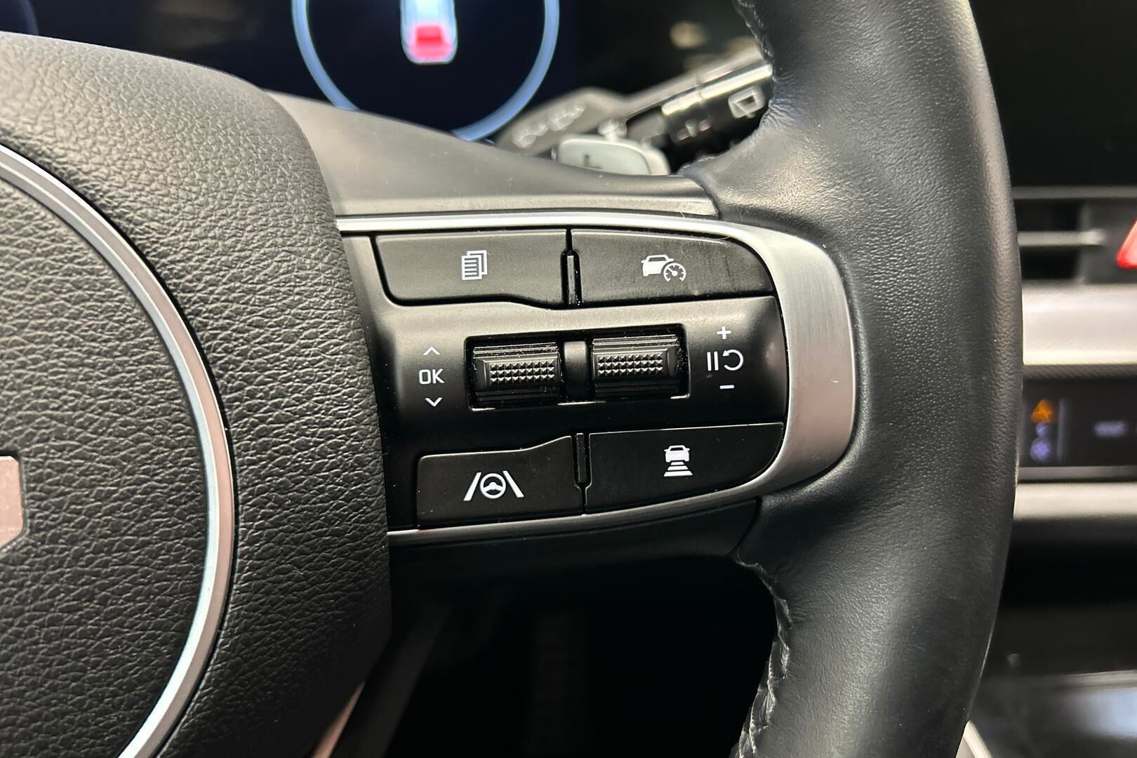 Kia Sportage iso kuva 12