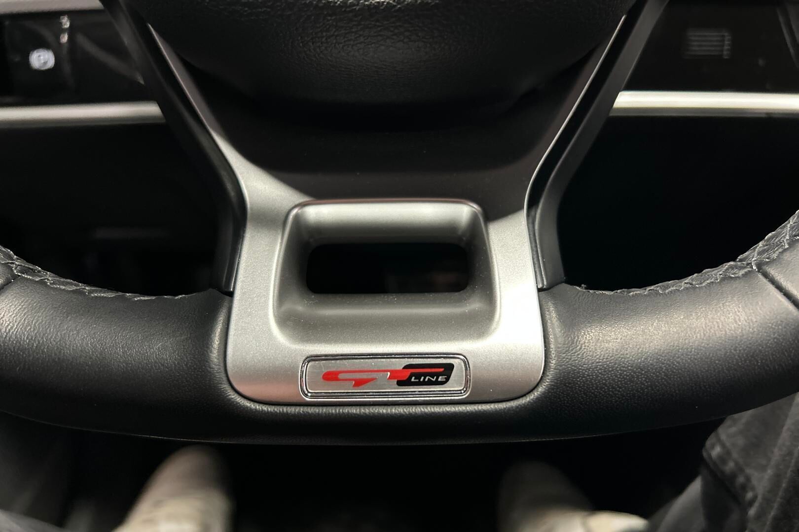 Kia Sportage iso kuva 16