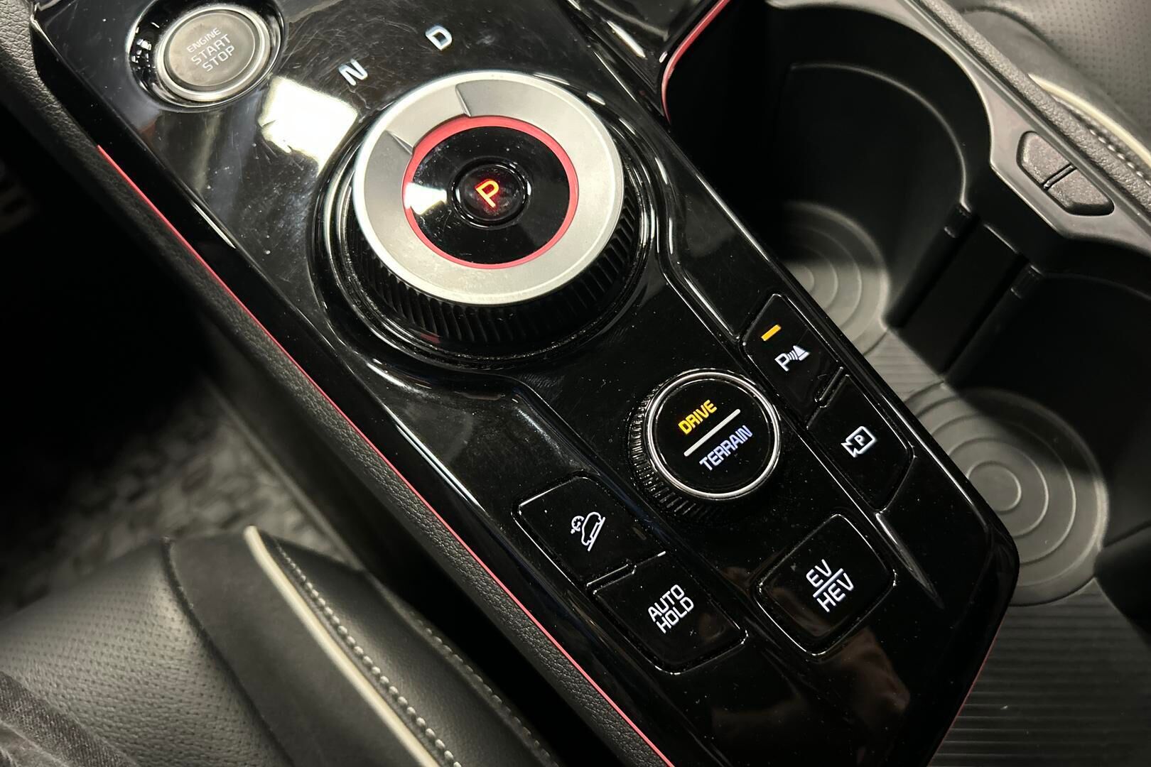 Kia Sportage iso kuva 25