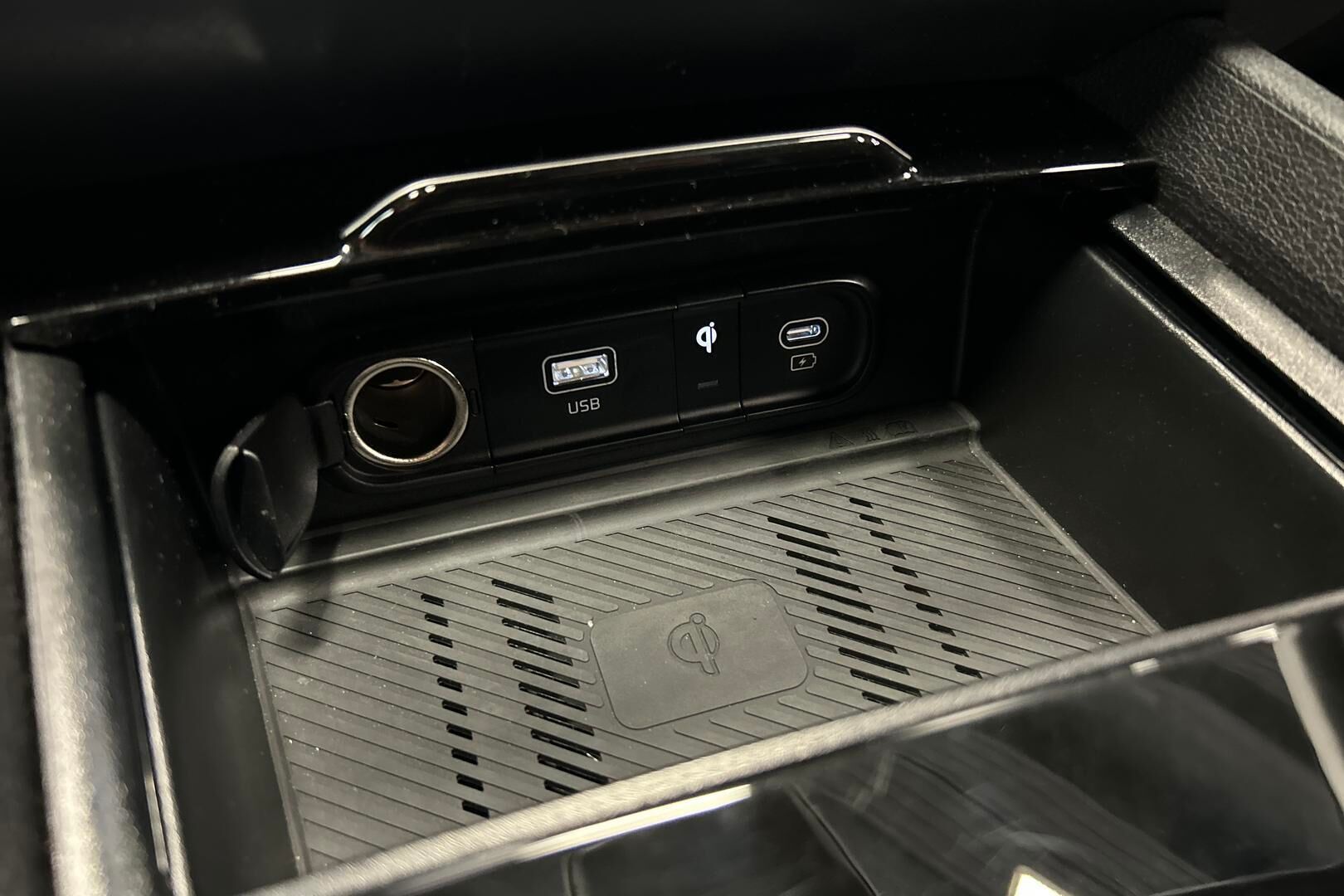 Kia Sportage iso kuva 27