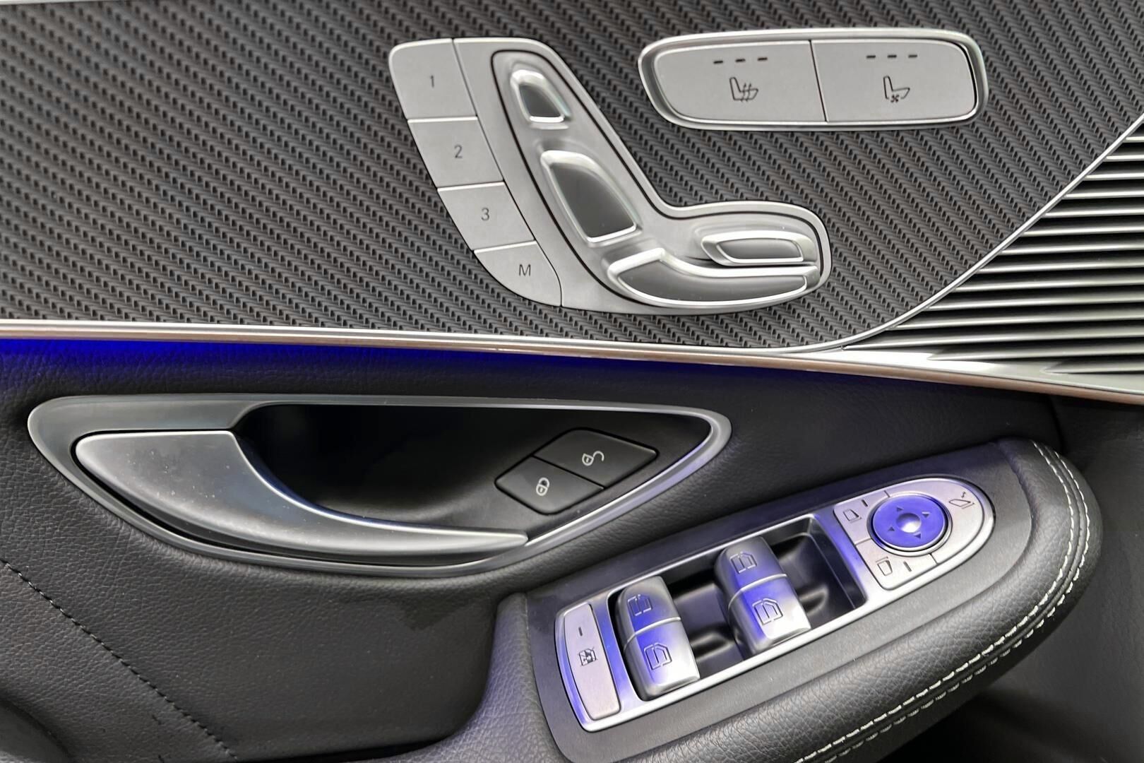 Mercedes-Benz EQC iso kuva 30