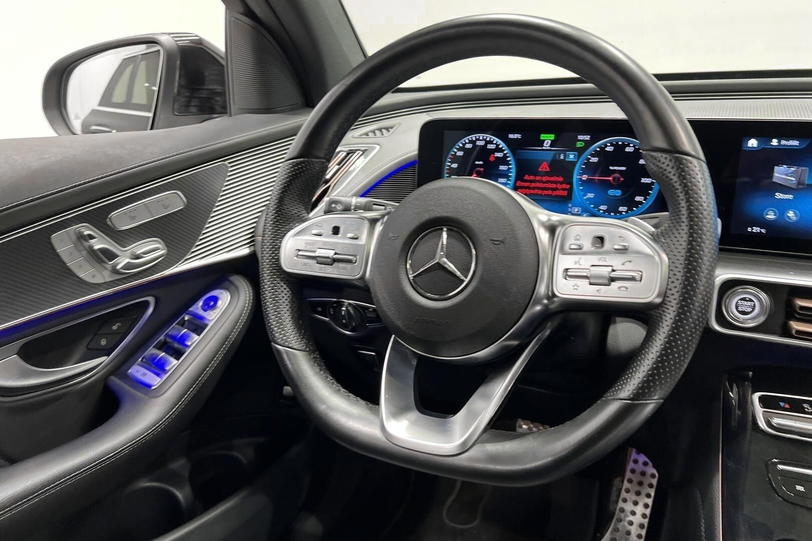 Mercedes-Benz EQC iso kuva 33