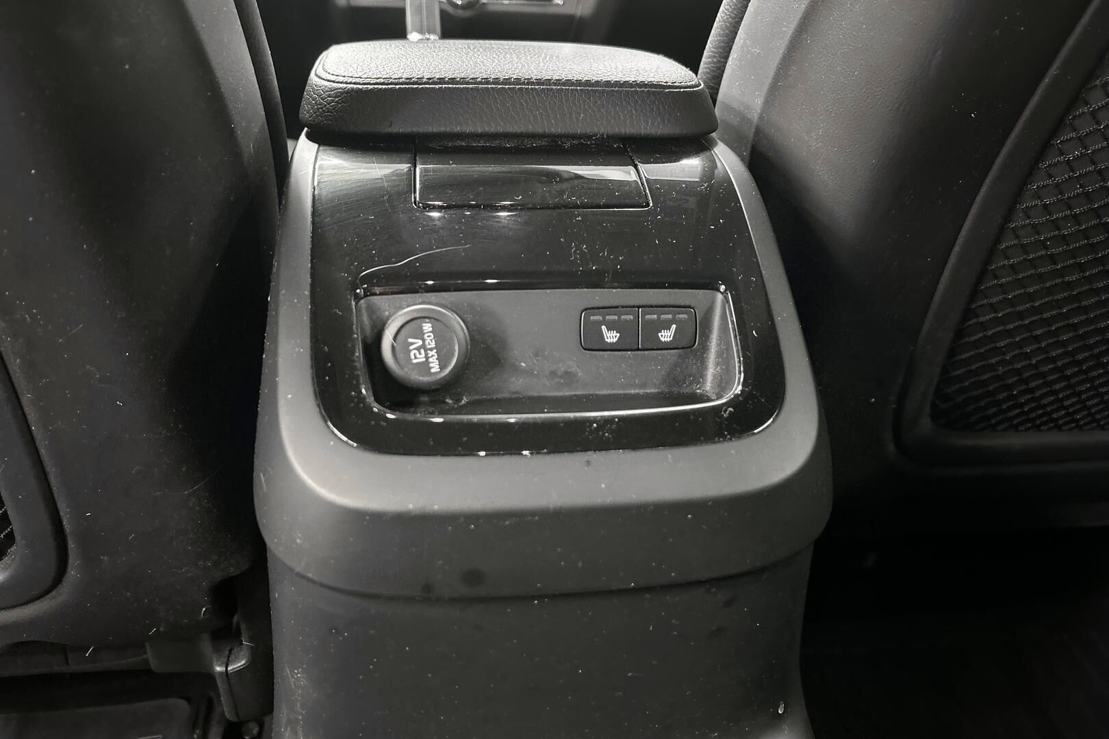 Volvo V90 iso kuva 15