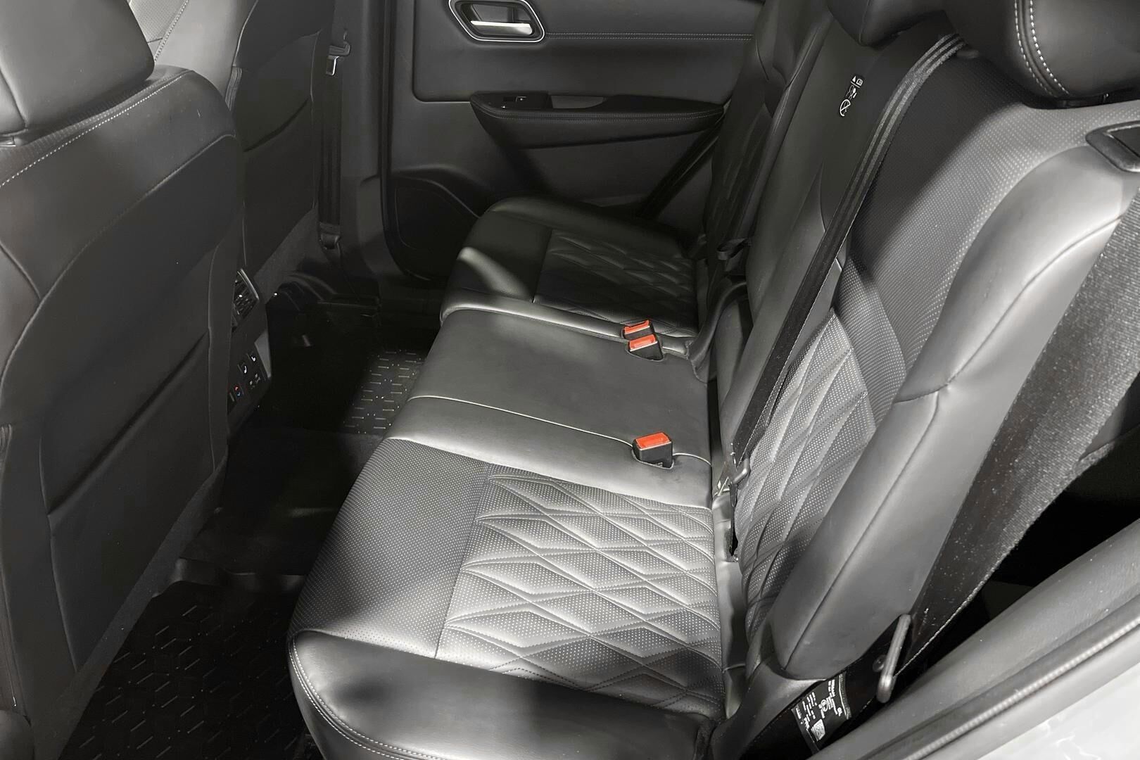Nissan X-Trail iso kuva 10