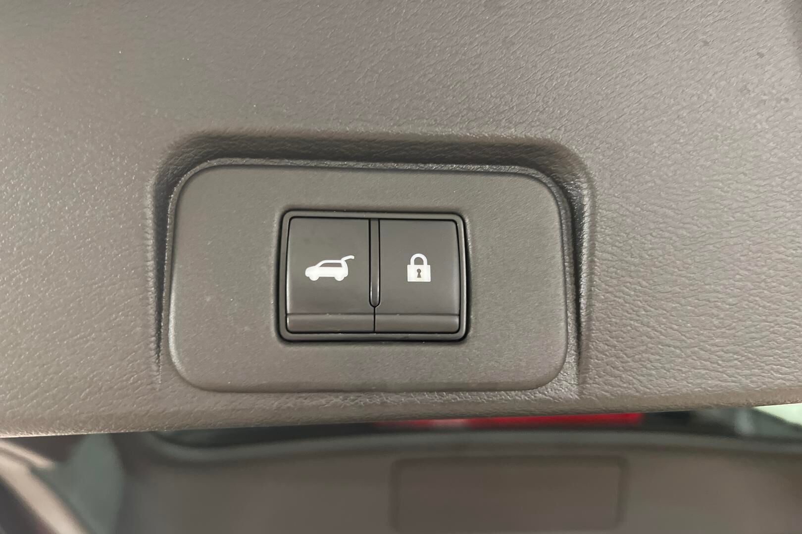 Nissan X-Trail iso kuva 14