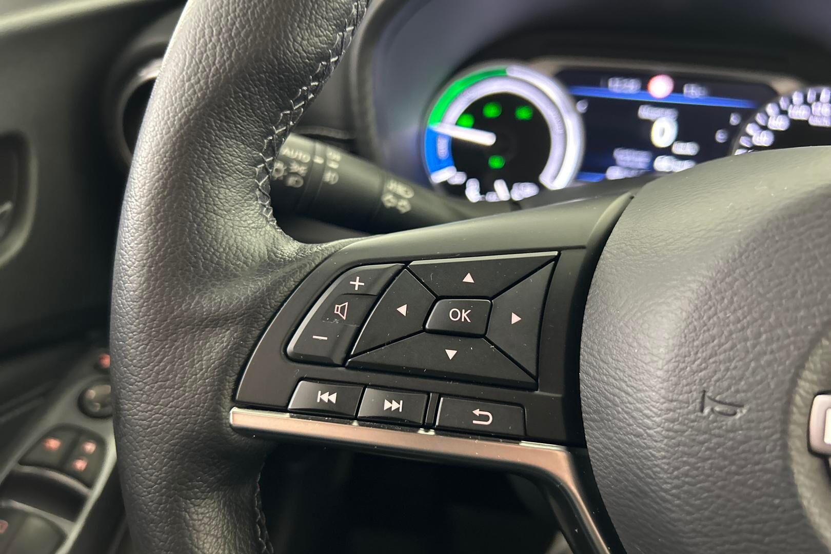 Nissan Juke iso kuva 16