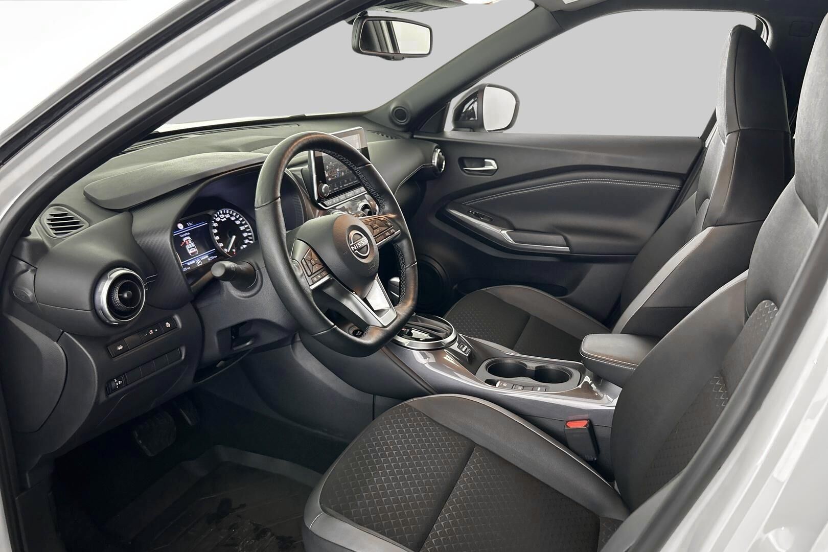 Nissan Juke iso kuva 8
