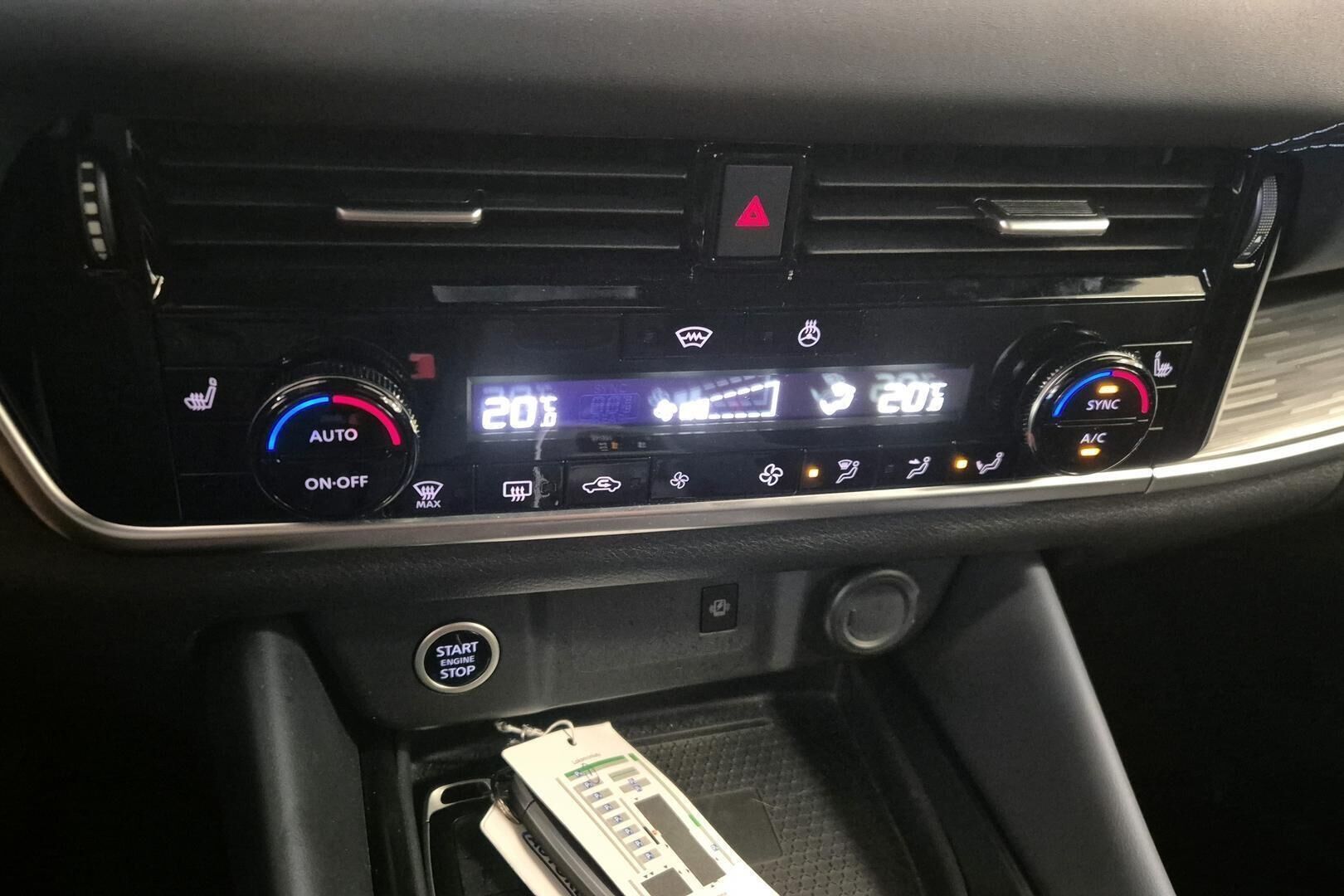 Nissan Qashqai iso kuva 16