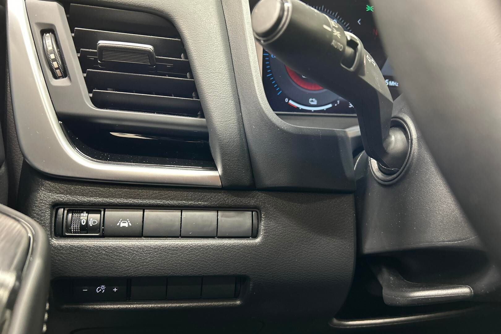 Nissan Qashqai iso kuva 24