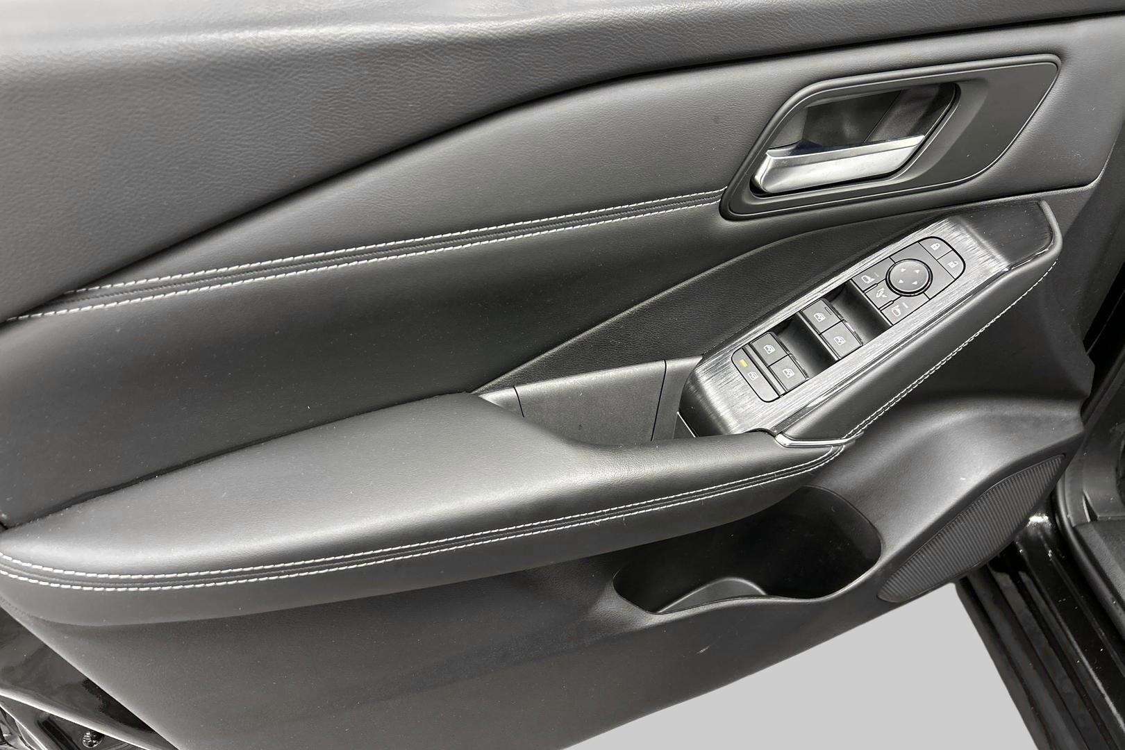 Nissan Qashqai iso kuva 17