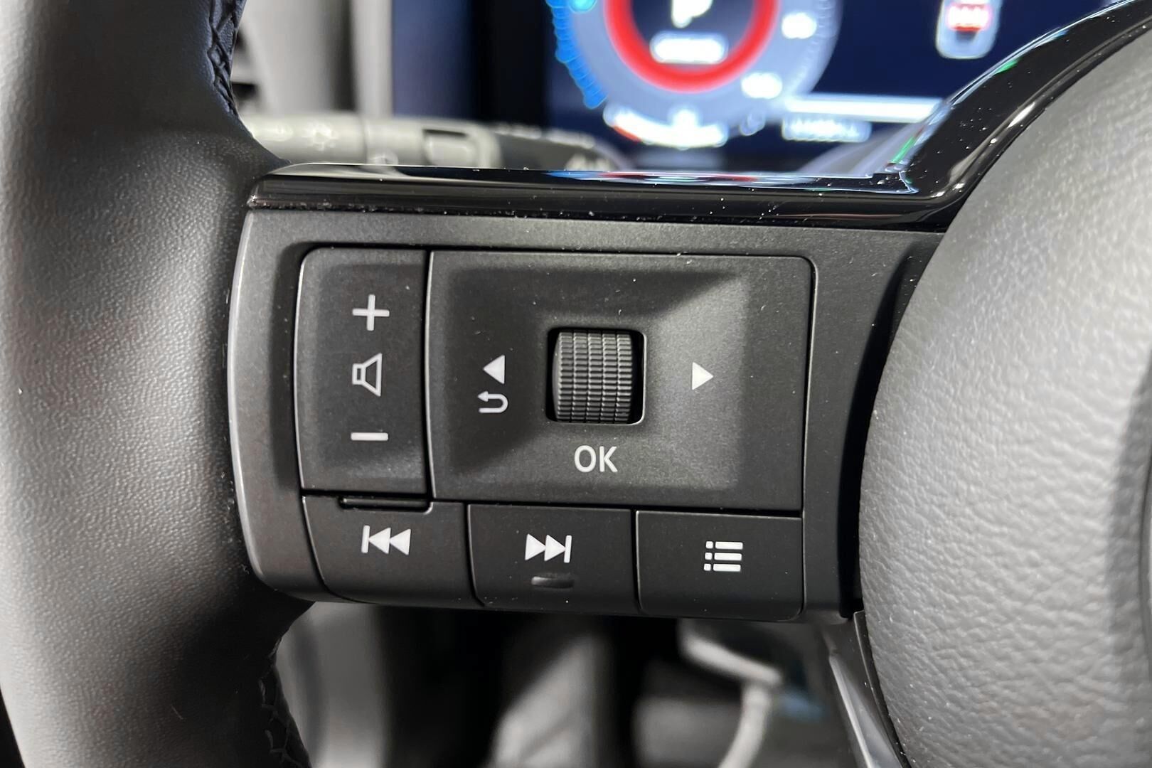 Nissan Qashqai iso kuva 10