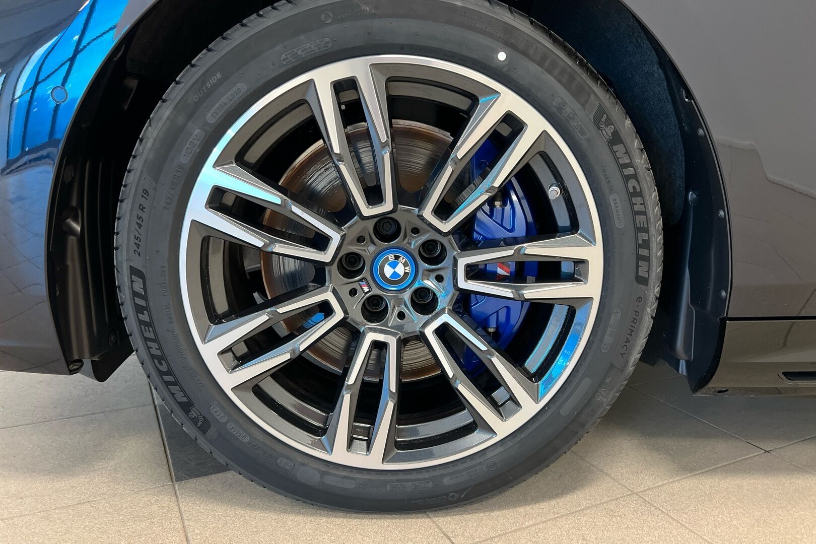 BMW I5 iso kuva 9