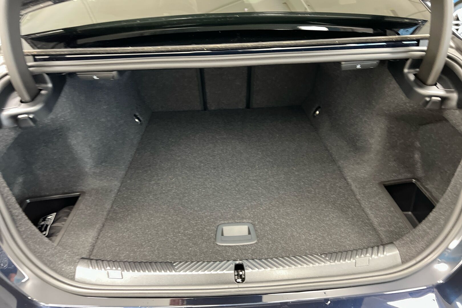 BMW I5 iso kuva 8